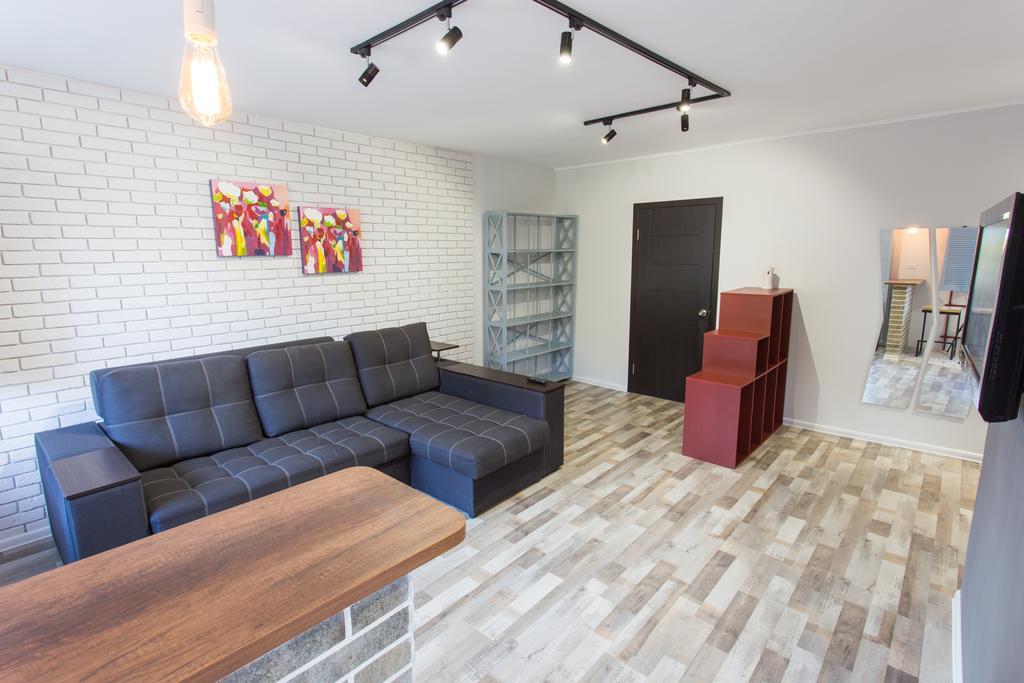 Loft Apartment Near Botanical Garden Κχαρκίβ Εξωτερικό φωτογραφία