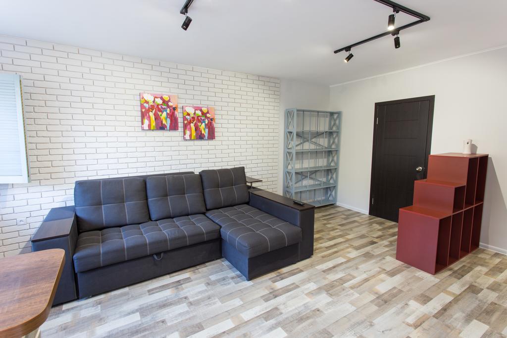 Loft Apartment Near Botanical Garden Κχαρκίβ Εξωτερικό φωτογραφία